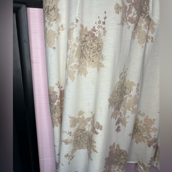 🌸 EARLY00S | Wilfred{Aritzia} | Racer Back Tank w/ Pocket | Vintage Floral - Picture 6 of 7